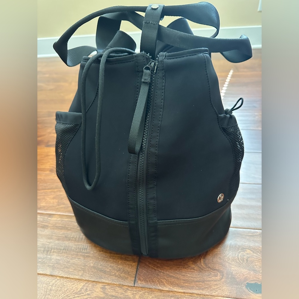 Lululemon tennis rally bag 21 L